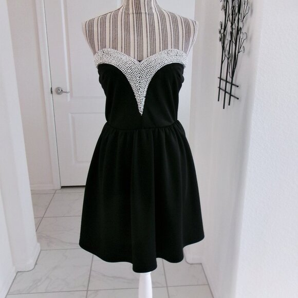 Black with Pearls Strapless Formal Mini Dress Fashion Magazine S / M - Picture 1 of 10